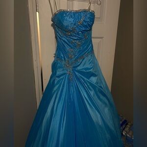 10/10 condition worn once